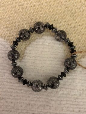 Gray Crackle Bead Stretch Bracelet